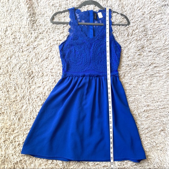 Blue Lace Divided Dress - Picture 8 of 8